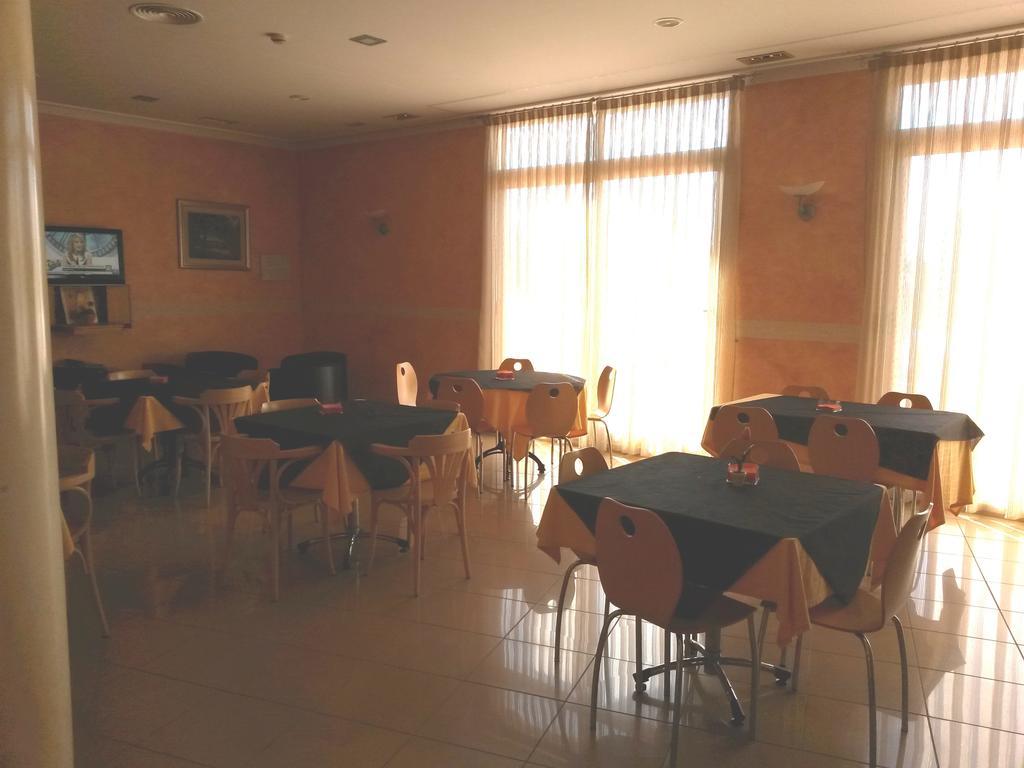 Hotel La Torre Лос Монтесинос Екстериор снимка