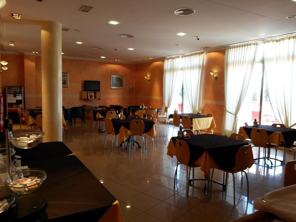 Hotel La Torre Лос Монтесинос Екстериор снимка